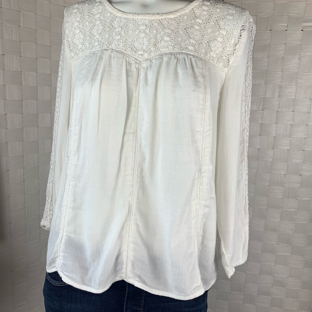 Hinge lace 3/4 sleeve top Size S
